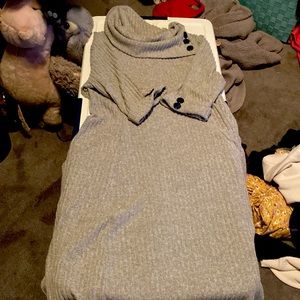 Grey knit dress with pockets